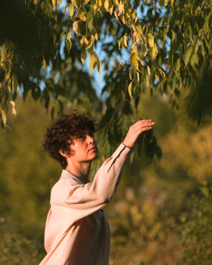 Ariadna Sarrats dansa i moviment a la natura